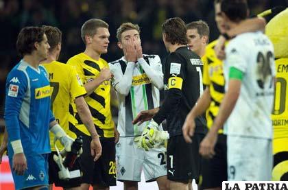 Los reclamos y la confusión, al final ganó Dortmund