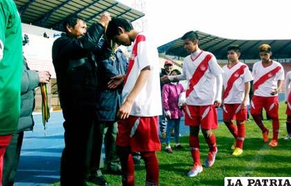 Durante la premiación a los campeones