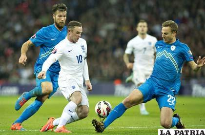 Wayne Rooney fue figura de Inglaterra para vencer a Eslovenia