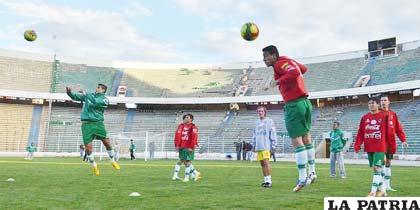 El combinado boliviano, entrenó ayer en el estadio “Hernando Siles”