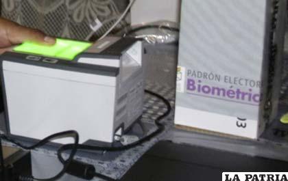Equipo de registro biométrico