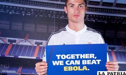 Ronaldo con el mensaje “Juntos podemos combatir al Ébola”