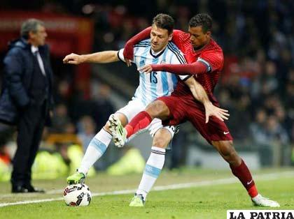 Una acción del partido que se jugó en Manchester (Londres)