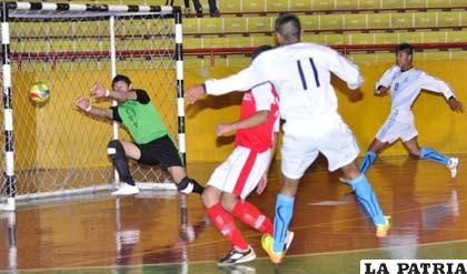 El combinado orureño anoche pudo marcar la diferencia en el segundo tiempo