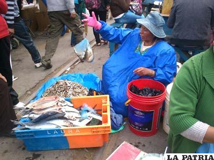 Venta de pescado en la calle