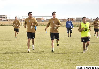 Los “santos” no descuidan sus entrenamientos
