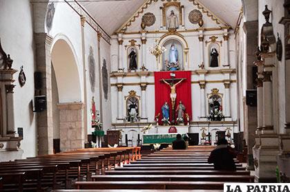 Misas a difuntos, armado de tumbas en Todos Santos y otros rituales fueron adoptados de la época colonial