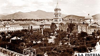 Plaza central de la ciudad de Cochabamba (1915)