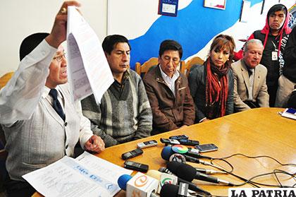 Ramos y su directorio, explicaron en una conferencia el motivo de su renuncia