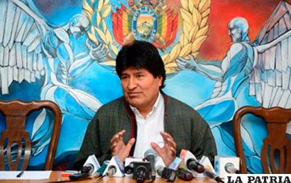 Evo Morales espera que desplazamiento militar chileno en frontera sólo sea de rutina /ANF