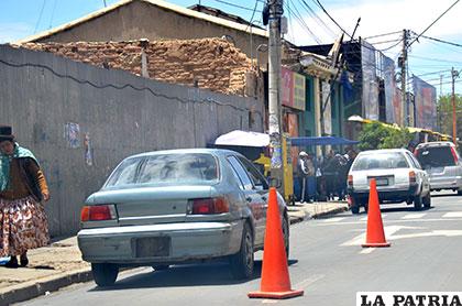 El infractor condujo su vehículo por la calle Velasco Galvarro y pasó por Tránsito