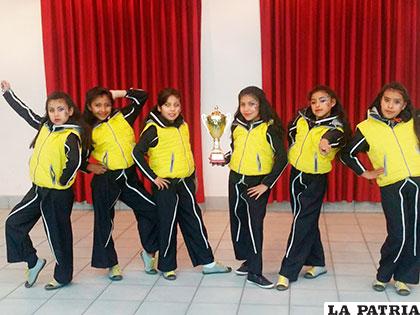 Las ganadoras del Ballet Municipal de Oruro