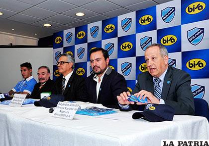 La presentación de la nueva tarjeta del club Bolívar