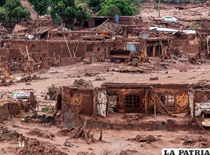 Avalancha de lodo sepultó varias viviendas en siete distritos de la ciudad brasileña de Mariana /ELECONOMISTA.NET