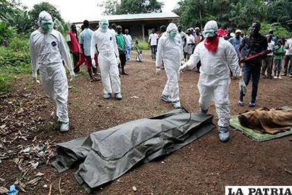 El mortal virus del ébola cobró miles de vidas en África Occidental /agilecontents.com