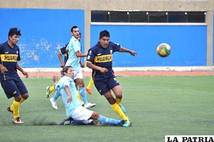 En su debut, EM Huanuni se dejó sorprender con Aurora (1-3) 