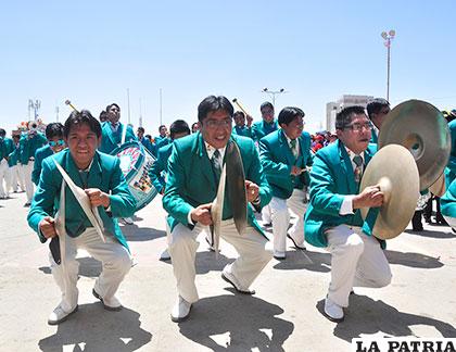 Bandas se lucieron en el Primer Convite