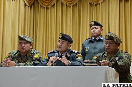 La conferencia de prensa que ofrecieron autoridades militares