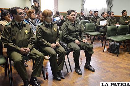 Al centro la directora Nacional de la Felcv, coronel Norma Hurtado Mariño