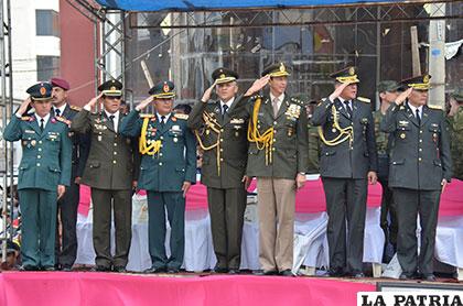 Los militares extranjeros realzaron con su presencia la ceremonia