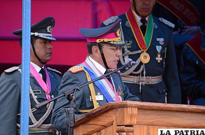 El comandante General del Ejército de Bolivia, José Luis Begazo Ampuero