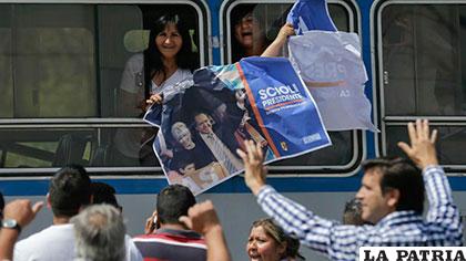 A falta de una semana para el balotaje, la campaña se intensifica en Argentina /lavozdelinterior.com.ar