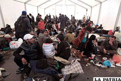 Grupo de sirios refugiados en Grecia /20m.es