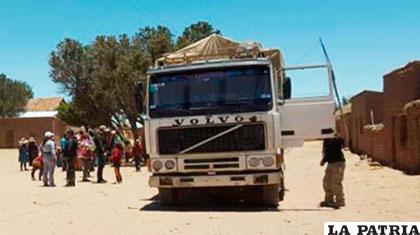 Uno de los camiones en Cruz de Huayllamarca