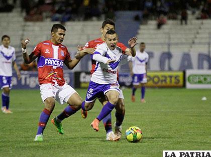 En el partido de ida Universitario venció en Oruro (4-2) el 27/08/2015