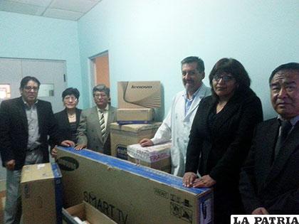 UPAL entregó equipos tecnológicos a cuatro centros de la CNS Oruro