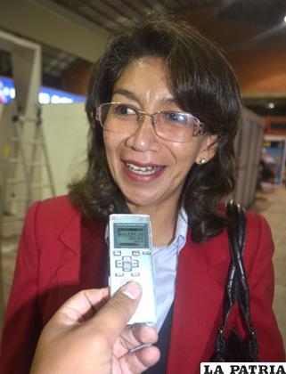 TANIA ROCHA: 