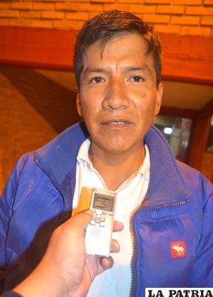 RAMIRO ALC?N: 