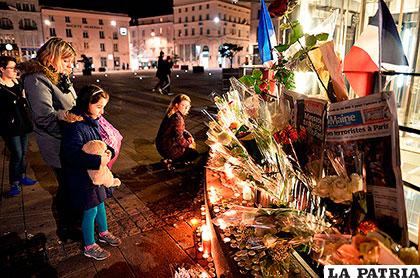 130 personas murieron por atentados terroristas en Paris la semana pasada /elpais.com.co