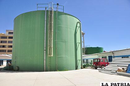 Tanque de almacenamiento de agua en SeLA Oruro