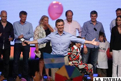 El opositor Macri gana las elecciones presidenciales y pone fin a la 