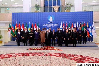 La Foto Oficial de la III cumbre de jefes de Estado y de Gobierno del Foro de Países Exportadores de Gas (Teherán, Irán) /ABI
