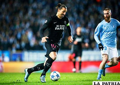 Ibrahimovic marcó en la victoria (0-5) del PSG ante Malmoe