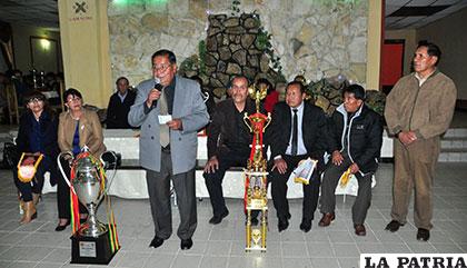 Directivos de Ademagor durante el acto de premiación