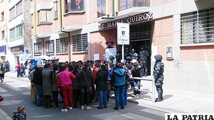 Bloqueos y tomas de colegios perjudican a terceros