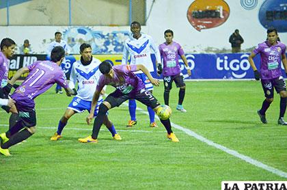 La acción del cotejo de ida que terminó empatado a tres goles
