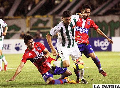 Empataron 0-0 en la ida en Santa Cruz el 09/09/2015