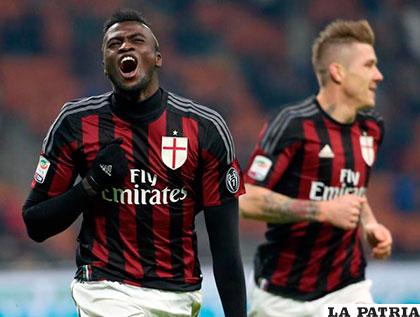 M´Baye Niang celebra el gol que marcó para Milan