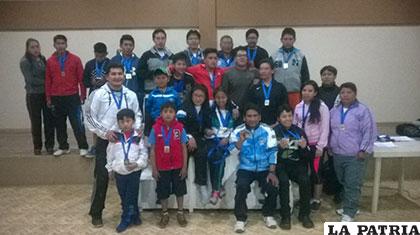 Los campeones del torneo intermunicipios de raquetbol