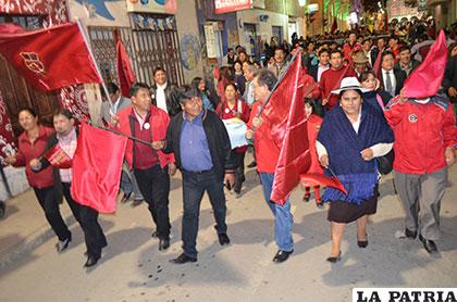 Autoridades participaron de la Caravana del Orgullo Orureño