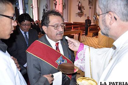 El alcalde municipal Edgar Bazán, participó de la actividad litúrgica