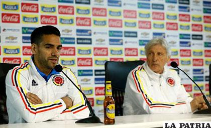 Radamel Falcao y José Pekerman durante la conferencia de prensa