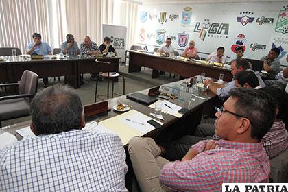 Los ligueros se reunieron ayer en Santa Cruz /APG