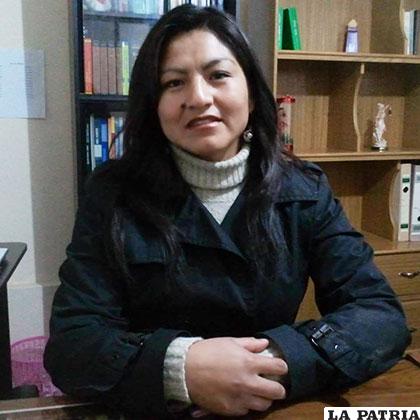 Nancy Morales desde hoy es gobernadora de Oruro