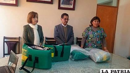 Representantes de OPS entregan trajes anti shock hipovolémico /SEDES