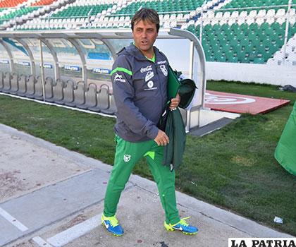 Ángel Guillermo Hoyos, estratega del combinado boliviano /APG